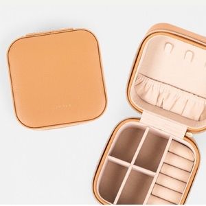 Samara- the jewlery box